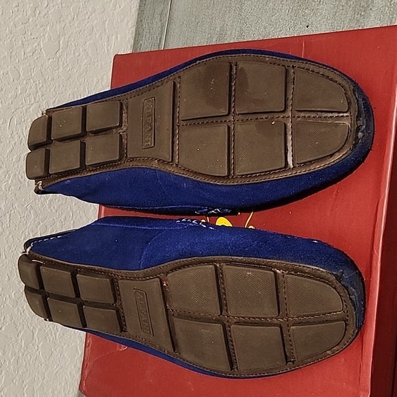 Shoes - Picture 3 of 5